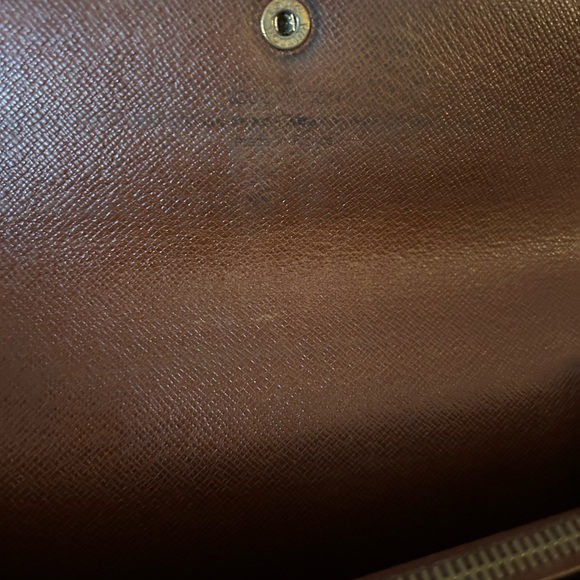 Louis Vuitton Sara Monogram Long Flap Wallet - Picture 4 of 8